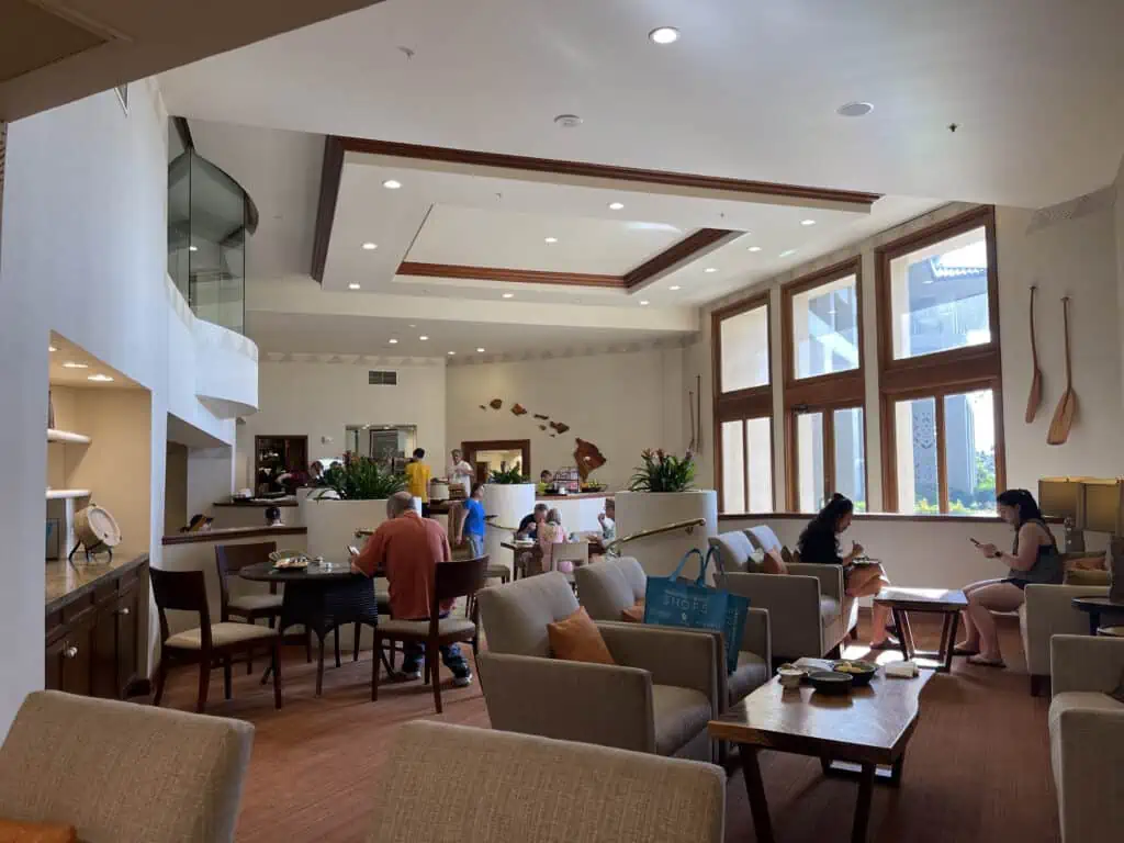 Grand Club lounge for globalists and club lounge rooms at Grand Hyatt Kauai